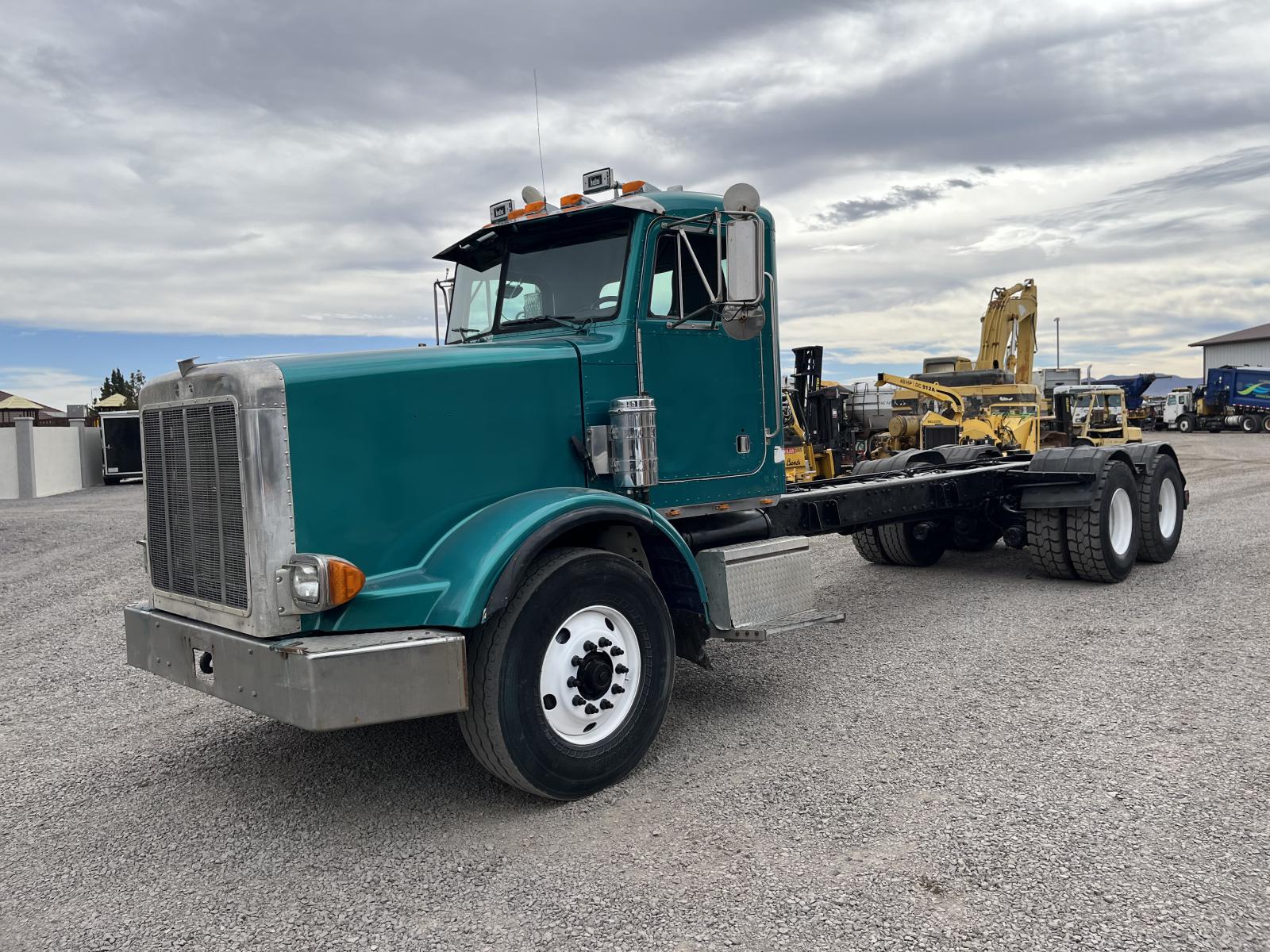 TRACTOCAMION PETERBILT 378